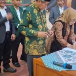 Keluarga Besar KH Irsjad Djuwaeli Serahkan Aset, Trisna : Mathlaul Anwar Untuk Semua – KRT