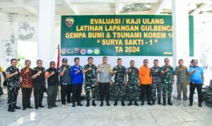 Pangdam IX/Udayana Tutup Latihan Lapangan Gulbencal Gempa Bumi dan Tsunami “Surya Sakti -1” Korem 161/WS Ta.2024