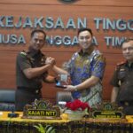 Politisi PDIP  Anggota Komisi III DPR RI Stevano Rizki Adranacus Kunjungi  Kejati NTT