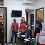 Video Detik-Detik Jaksa Pakaikan Rompi Orange pada Anggota DPRD Ende Terduga Korupsinde