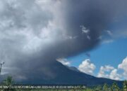 Lewotobi Laki-Laki Erupsi 6 menit, Warga dihimbau Kenakan Masker