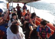 Kapal Wisata  Anging Mamiri Terbalik, 8 WNA Nyaris Jadi Korban