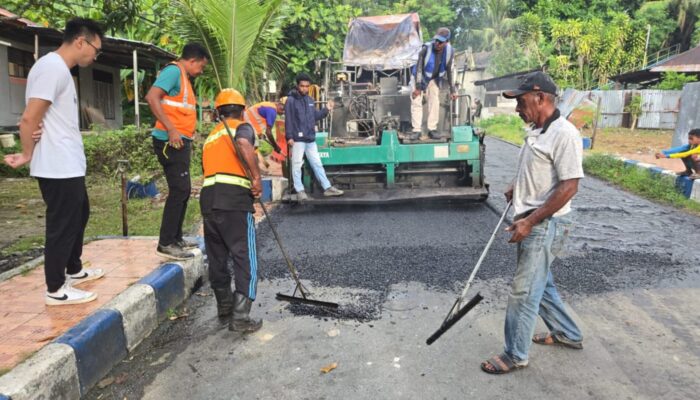 Perbaikan Jalan Bergelombang di Kota Tual, PT EBM Pastikan Kualitas Pekerjaan Bermutu