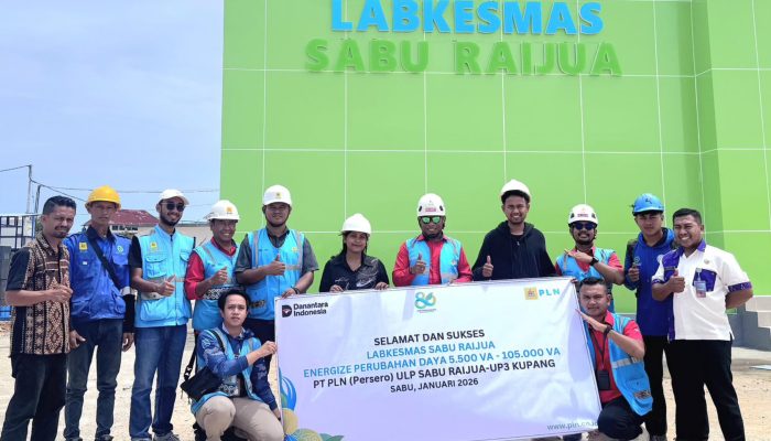 Demi Layanan Kesehatan yang Lebih Tangguh, PLN Tingkatkan Daya Listrik Labkesmas Sabu Raijua 
