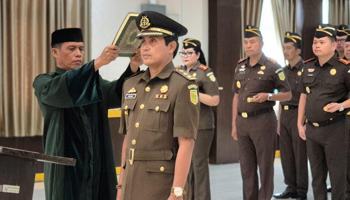 Pesan Kajati NTT  Saat Lantik Asintel; “Bekerjalah Dalam Diam, Biarkan Kesuksesan yang Bicara”