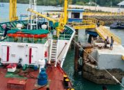 Siasati Cuaca Ekstrem, PLN Gandeng KN Nipa Milik Kantor Navigasi, Pasok 185 KL BBM ke Pulau Rote
