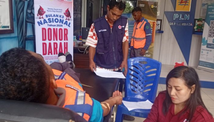 Berbagi di Bulan Keselamatan Kerja, PLN ULP Lembata Gelar Donor Darah