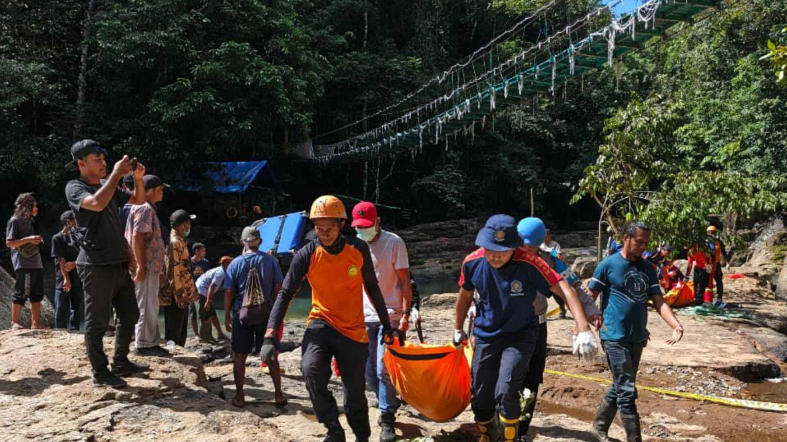 Terjatuh dari Jembatan Gantung, 2 Wisatawan Austria Tewas di Cunca Wulang