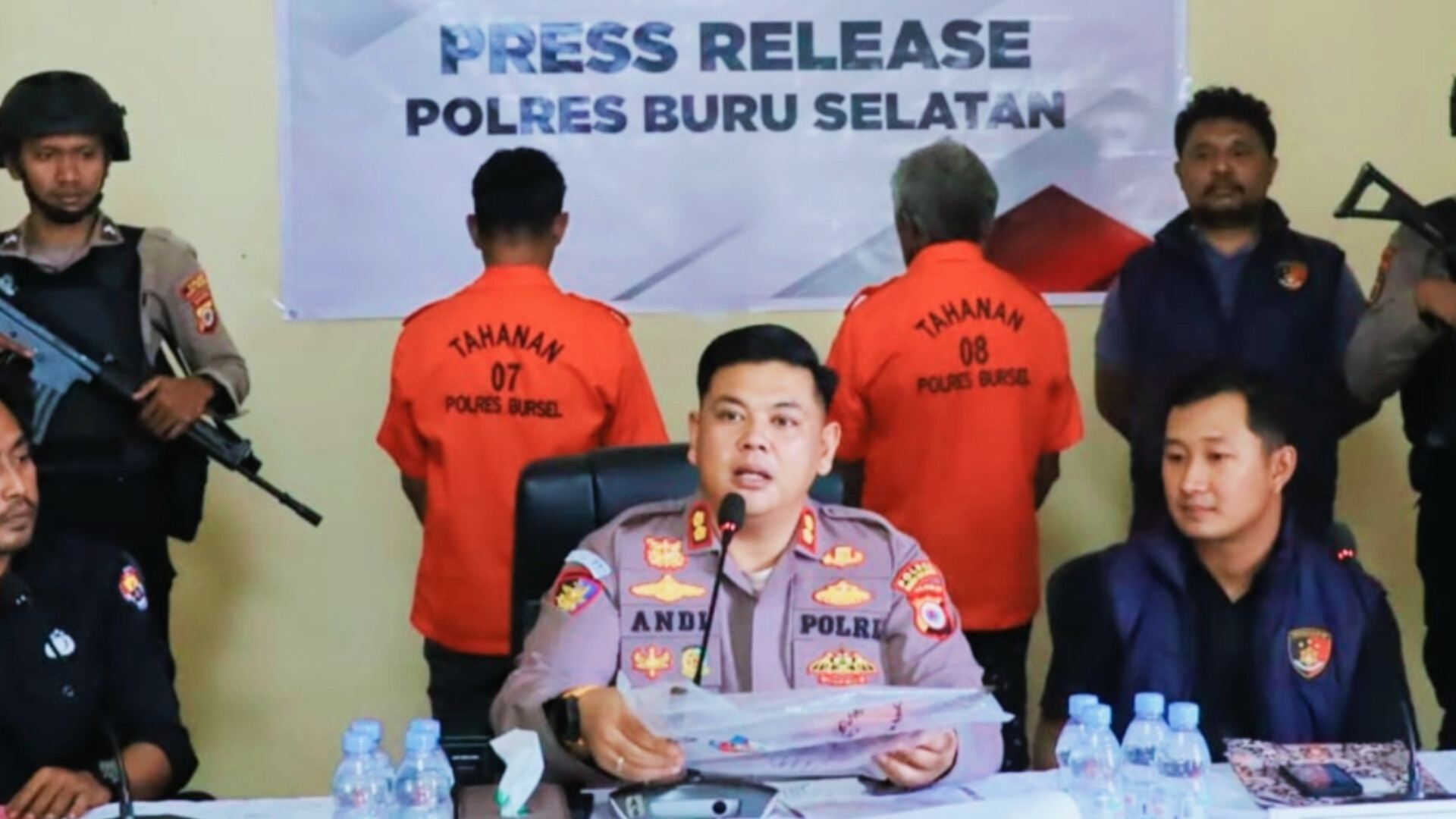 Mabuk Miras, Tersangka  BT Perkosa Putrinya, Ditahan Aparat  Polres Buru Selatan