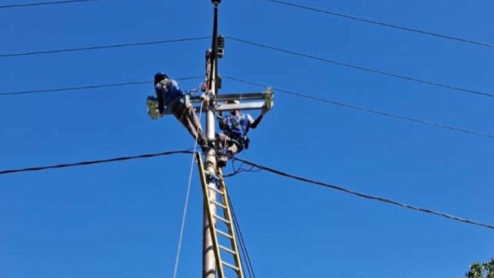 PLN Rampungkan Commissioning Test Jaringan Listrik Desa di Dusun Ledabaga